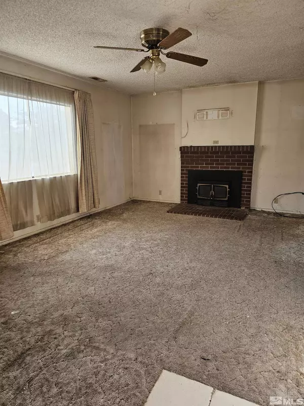 744 A St, Hawthorne, NV 89415