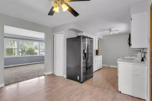 98 33rd, Cedar Rapids, IA 52404