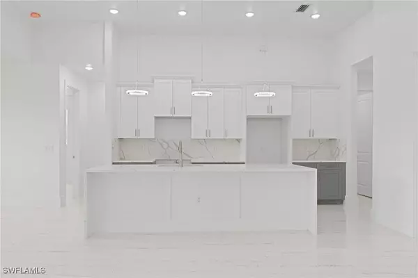 3219 32nd ST W, Lehigh Acres, FL 33971