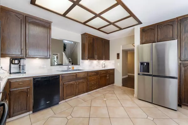 6329 N State Street, Fresno, CA 93722