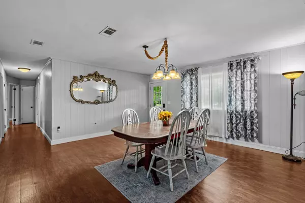 3690 Sharon Rd, Laurel, MS 39443