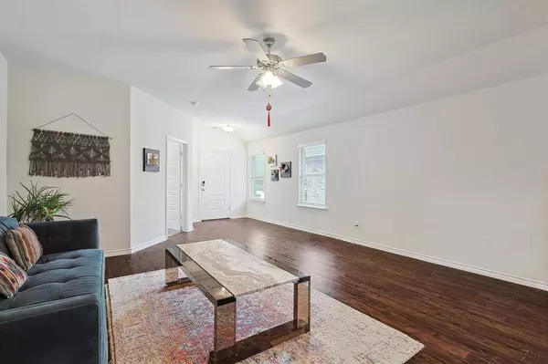 223 Garden Grove Dr. Garden Grove Drive, Waxahachie, TX 75165