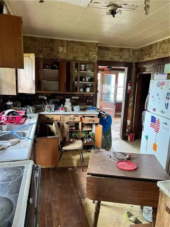 612 State Route 31, Ruffs Dale, PA 15679