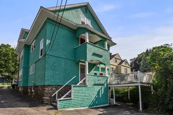 4 Belvidere Ave, Worcester, MA 01605