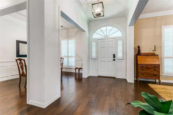 2310 Brookcrest Lane, Grapevine, TX 76051