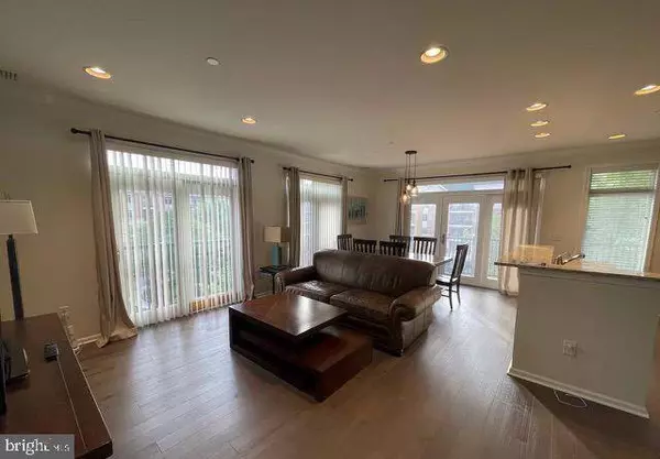 401 CARSON TER #401, Huntingdon Valley, PA 19006