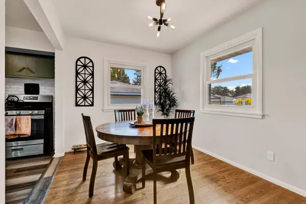 W152N8344 Elm Ln, Menomonee Falls, WI 53051