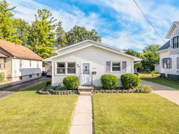 1315 REED AVE, Oshkosh, WI 54901