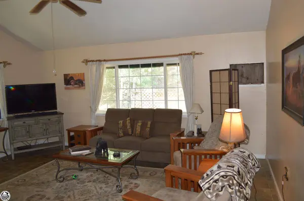 6337 Cerro Sierra Drive, Greeley Hill, CA 95311-9503