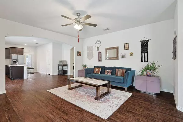 223 Garden Grove Dr. Garden Grove Drive, Waxahachie, TX 75165