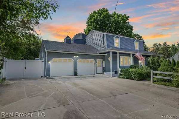 523 WARREN Avenue, Flushing, MI 48433