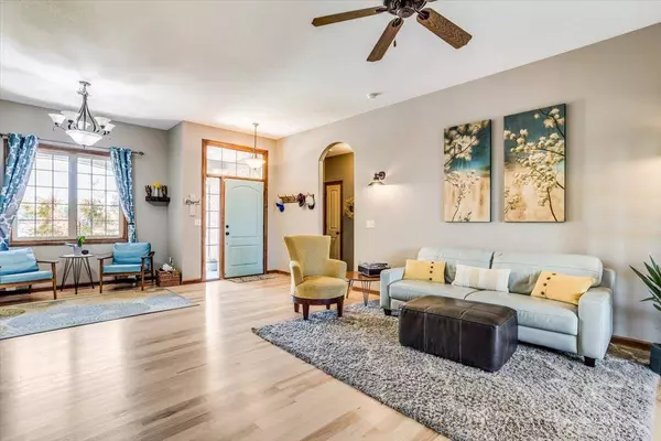 2501 N Fairway Cir, Derby, KS 67037