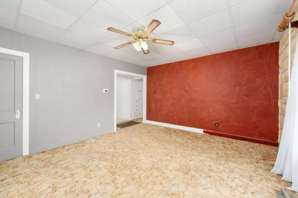 206 S Birch St, Hillsboro, KS 67063