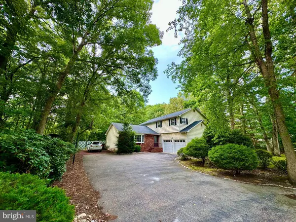 48 MAINE TRL, Medford, NJ 08055