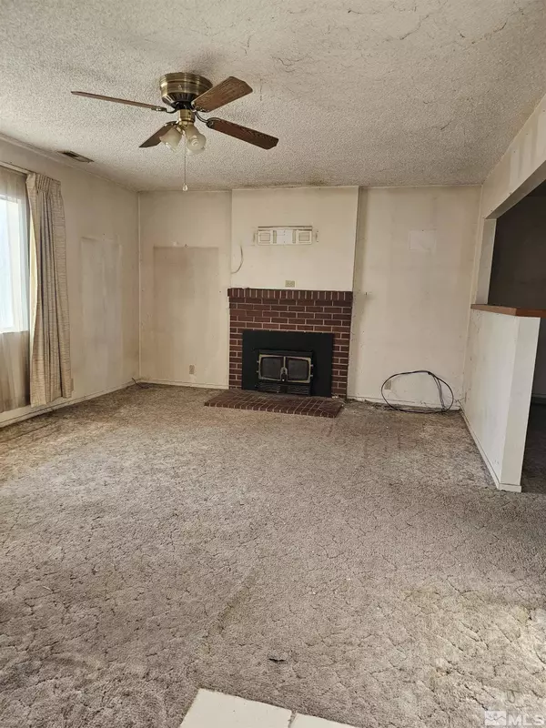 744 A St, Hawthorne, NV 89415