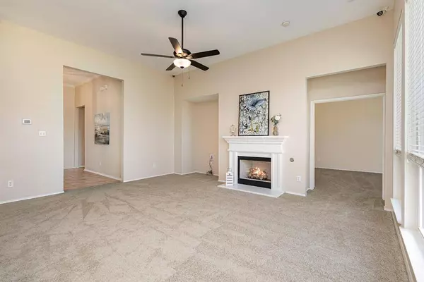 8805 Edinburgh Lane, Rowlett, TX 75089