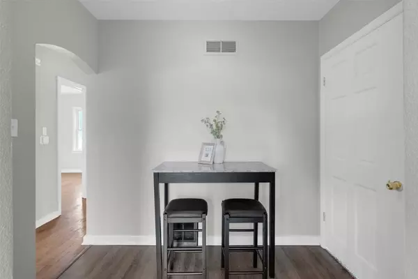 1049 Staub CT NE, Cedar Rapids, IA 52402