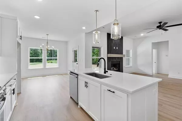 26 Dunbarton Dr, Bella Vista, AR 72715