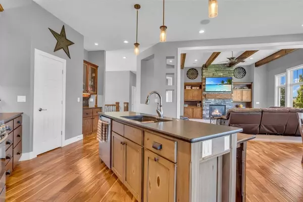 3438 Barnsley CIR, Marion, IA 52302