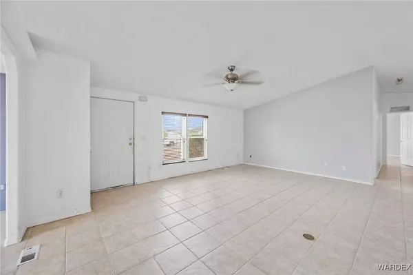 5748 S Iroquois LOOP, Fort Mohave, AZ 86426