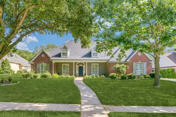 2310 Brookcrest Lane, Grapevine, TX 76051