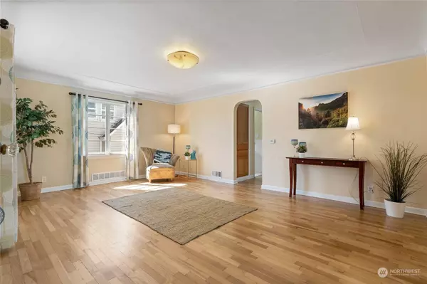 2118 11th ST, Bremerton, WA 98312