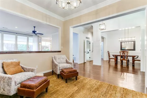 2310 Brookcrest Lane, Grapevine, TX 76051