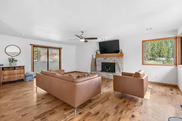 17919 N Thompson Creek Rd, Newman Lake, WA 99025