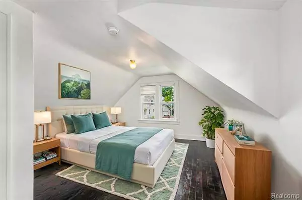 18 EDNA Avenue, Pontiac, MI 48341