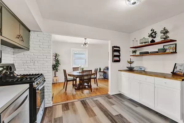 W152N8344 Elm Ln, Menomonee Falls, WI 53051