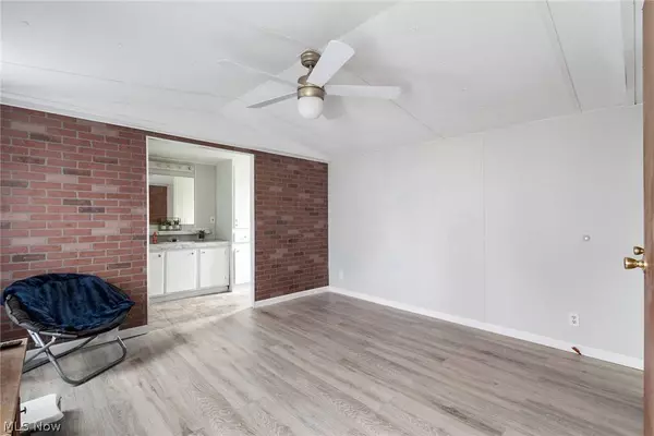 12205 Goshen RD #225, Salem, OH 44460