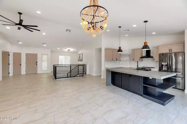 19107 E SUNNYDALE Drive, Queen Creek, AZ 85142