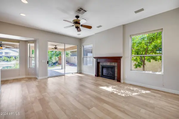 5464 W MOHAWK Lane, Glendale, AZ 85308