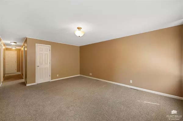 2028 Green AVE, Manhattan, KS 66502