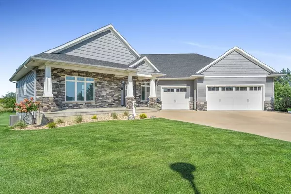 3438 Barnsley CIR, Marion, IA 52302