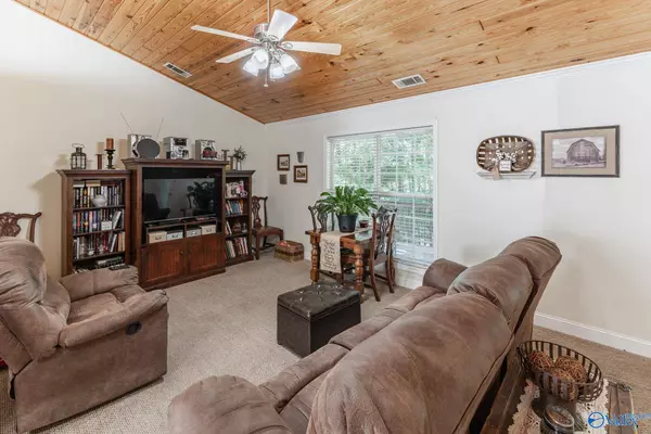 423 Henderson Road, Decatur, AL 35603