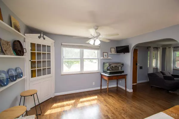 6951 rob vern, North College Hill, OH 45239