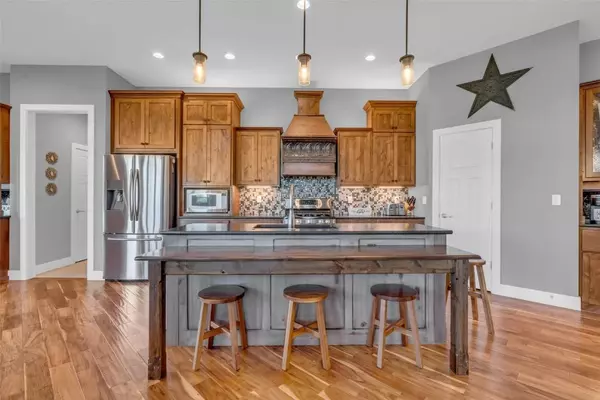 3438 Barnsley CIR, Marion, IA 52302