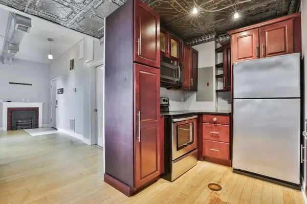 4 Dean AVE #2, Manchester, NH 03101