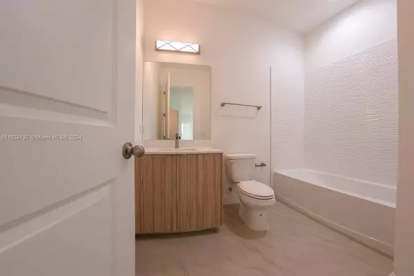 2508 33rd St SW, Lehigh Acres, FL 33976