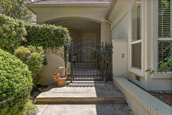 7739 Oak Bay CIR, Sacramento, CA 95831