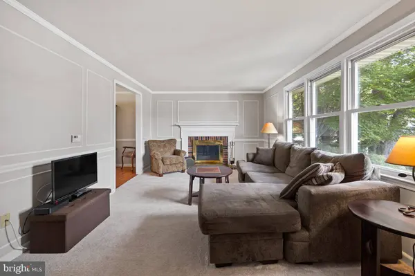 324 TENBY CHASE DR, Delran, NJ 08075