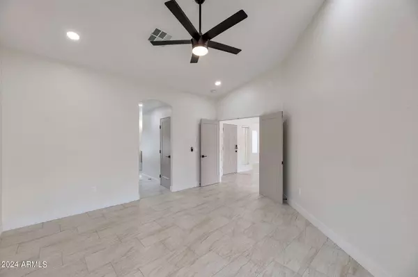 19107 E SUNNYDALE Drive, Queen Creek, AZ 85142