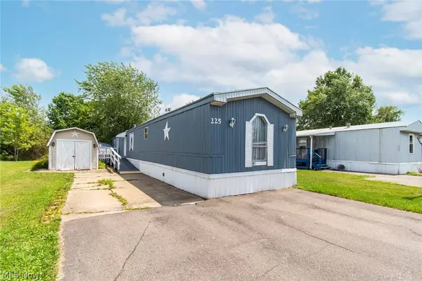 12205 Goshen RD #225, Salem, OH 44460