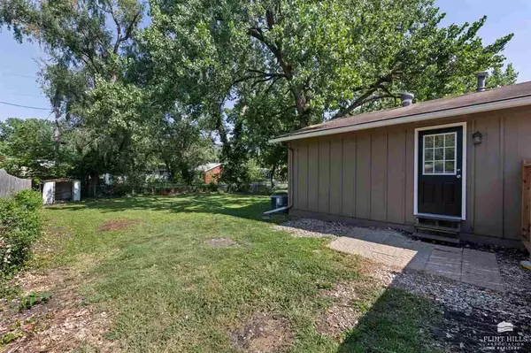 2028 Green AVE, Manhattan, KS 66502