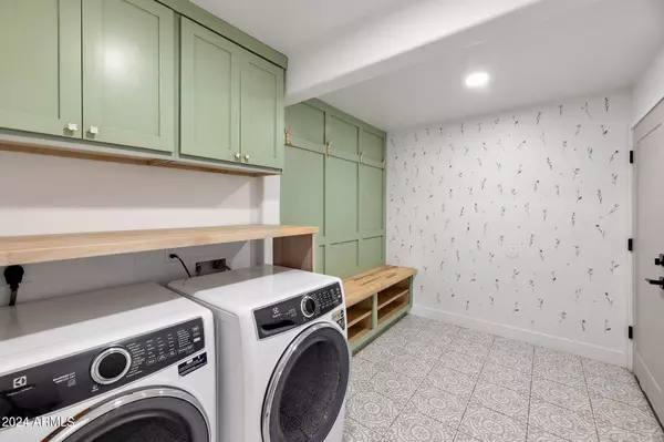 19107 E SUNNYDALE Drive, Queen Creek, AZ 85142