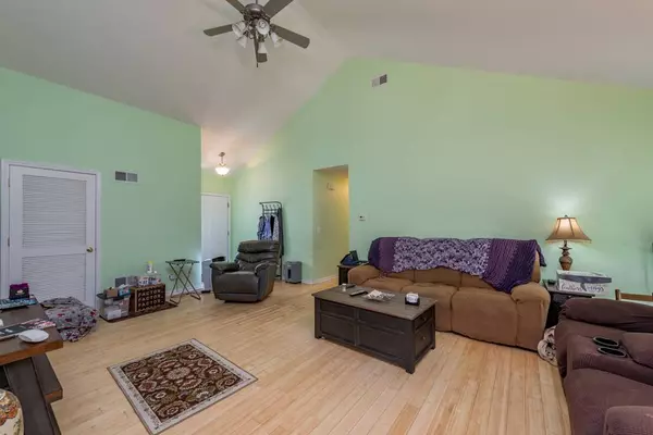 38387 N Manor Avenue, Beach Park, IL 60087