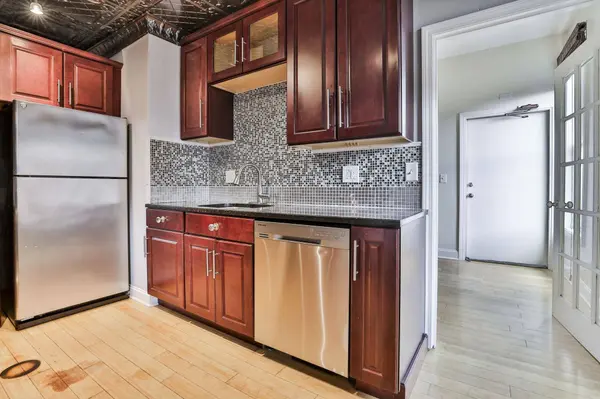 4 Dean AVE #2, Manchester, NH 03101