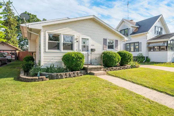 1315 REED AVE, Oshkosh, WI 54901