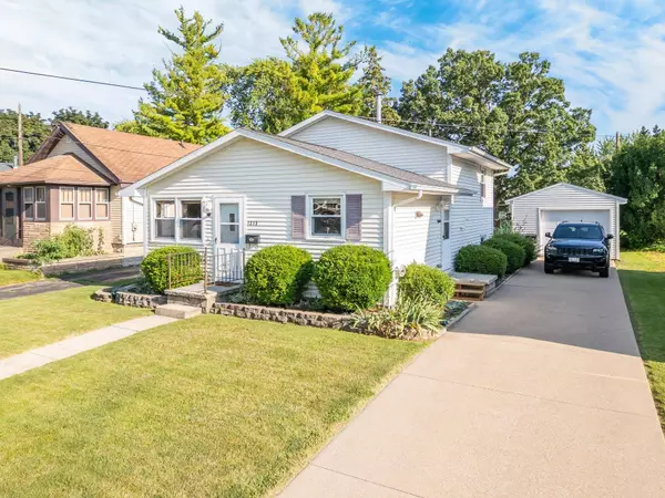 1315 REED AVE, Oshkosh, WI 54901